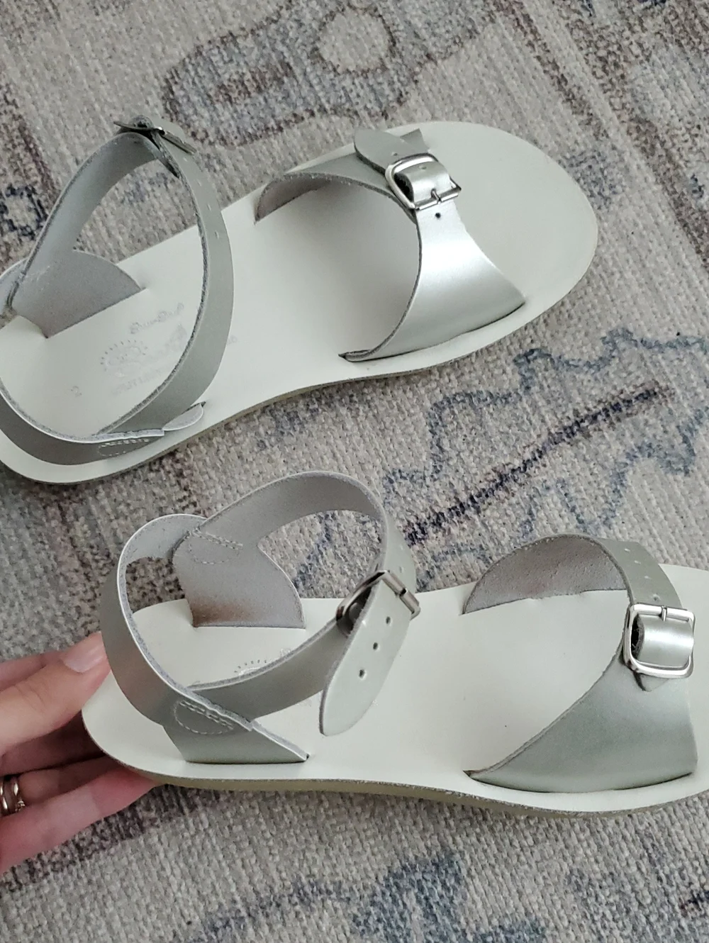Sun-San Surfer Silver Leather Water Friendly Kids Buckle Sandals Shoes Sz2